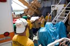 Ministri Volontari organizzano la consegna di rifornimenti e altri materiali di aiuto, inclusa la “Scialuppa di salvataggio per Haiti”, che ha trasportato oltre 100 tonnellate di rifornimenti dagli Stati Uniti ad Haiti.